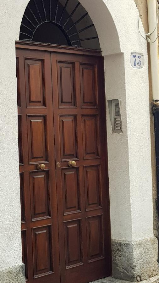 La Casa Di Mimi' Apartment Cefalu Bagian luar foto